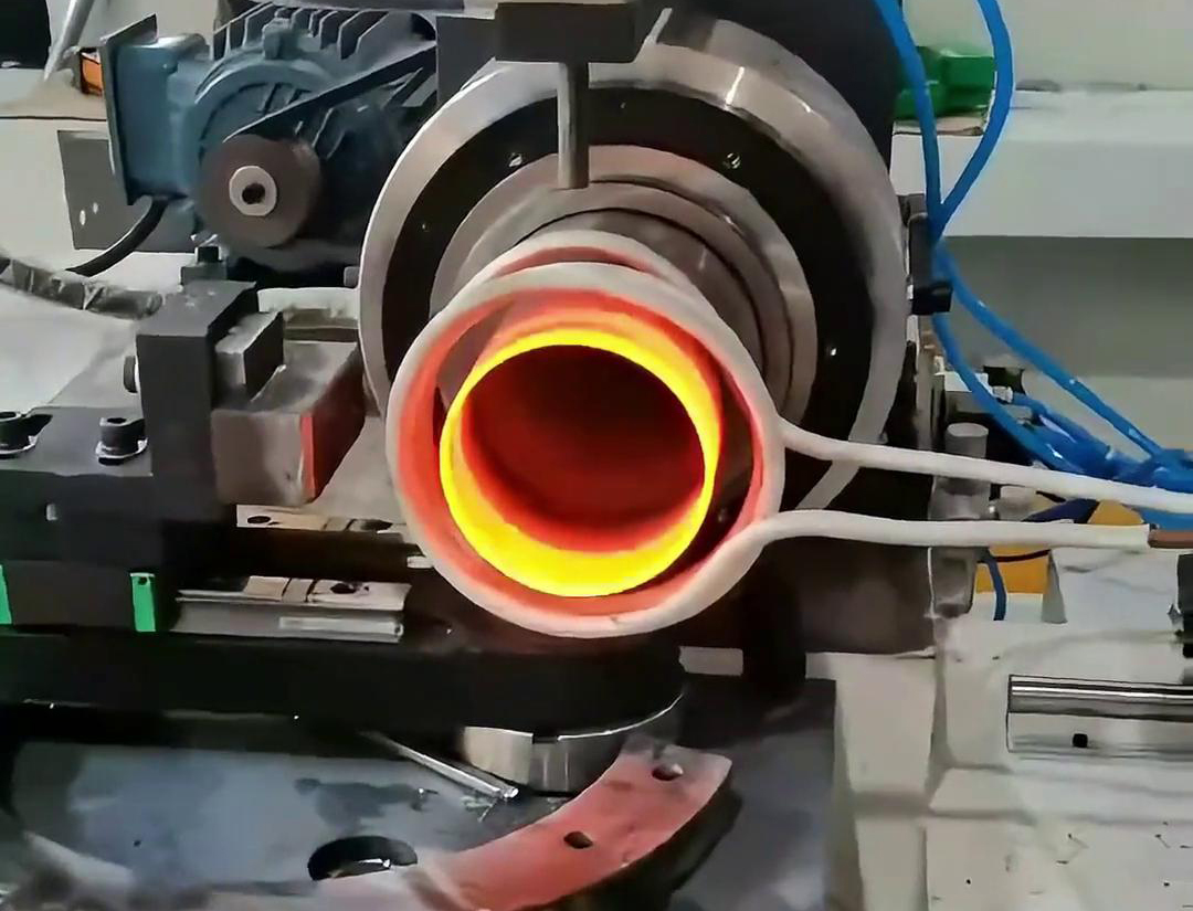 与传统的焊接方式相比，高频加热封口具有许多独特的优势，因此在工业生产中得到了广泛的应用