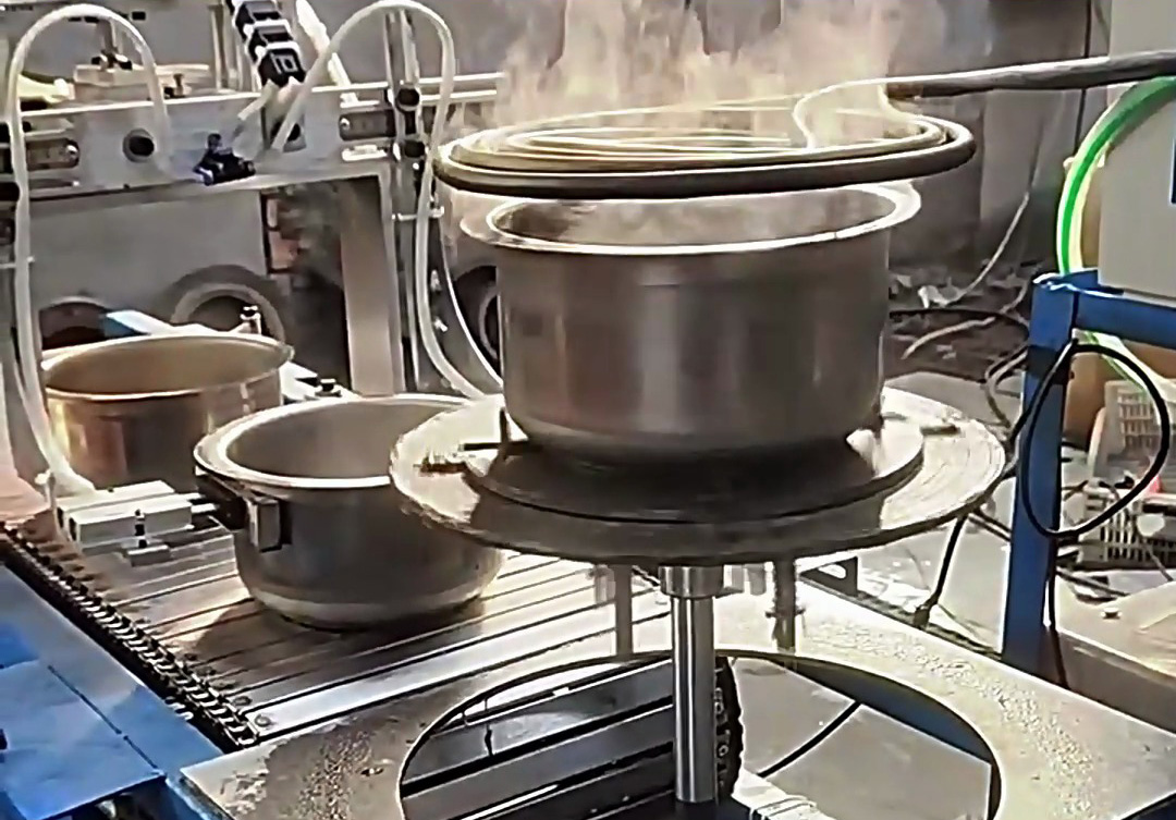 一套简易的不锈钢锅边高频退火拉伸自动化设备