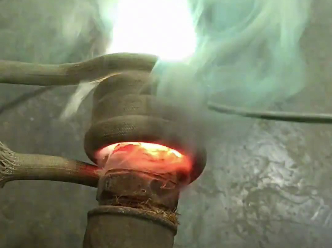 水管镀锌层去除太麻烦？这台高频加热机让你事半功倍！