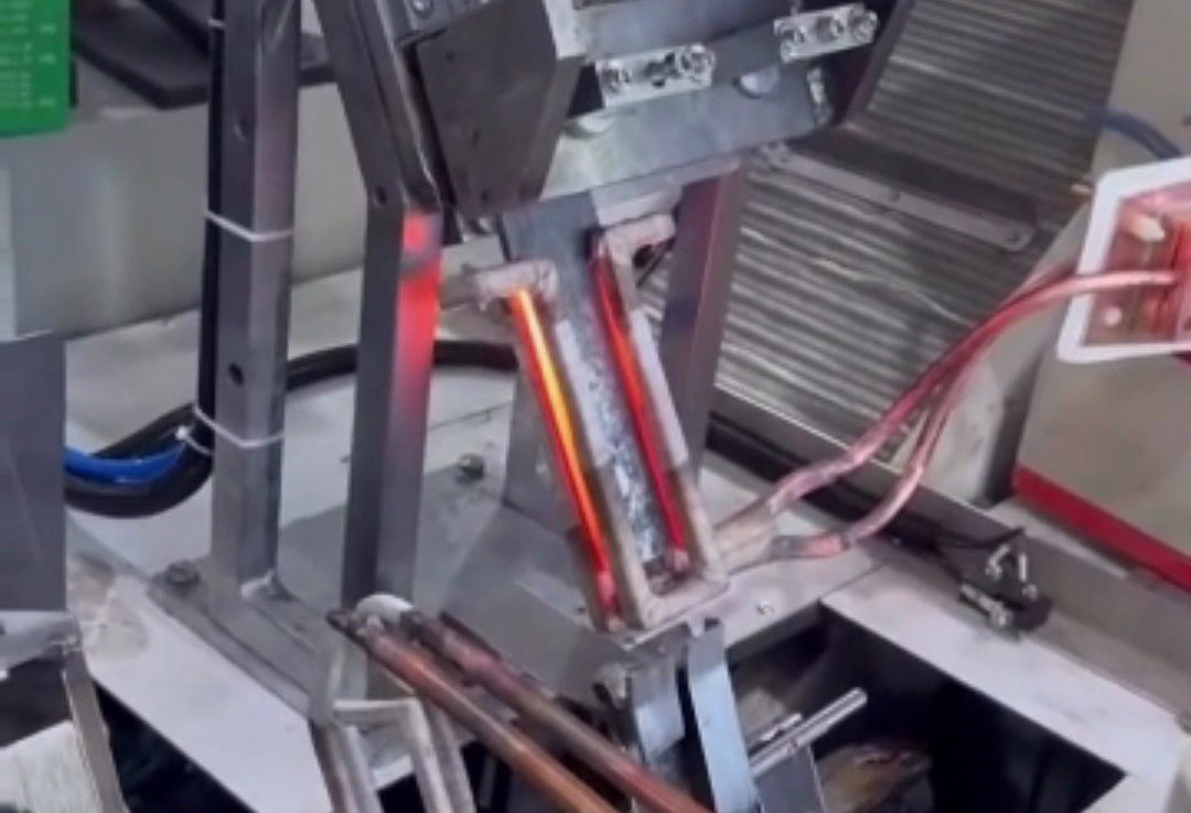 收割机刀具自动化高频淬火热处理