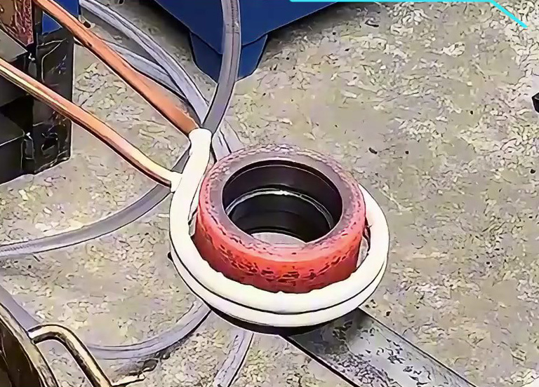 操作人员亲测!海瑞拓120KW超音频轴承加热设备,成本直降30%的秘密(图1) 操作人员亲测!海瑞拓120KW超音频轴承加热设备,成本直降30%的秘密(图1)