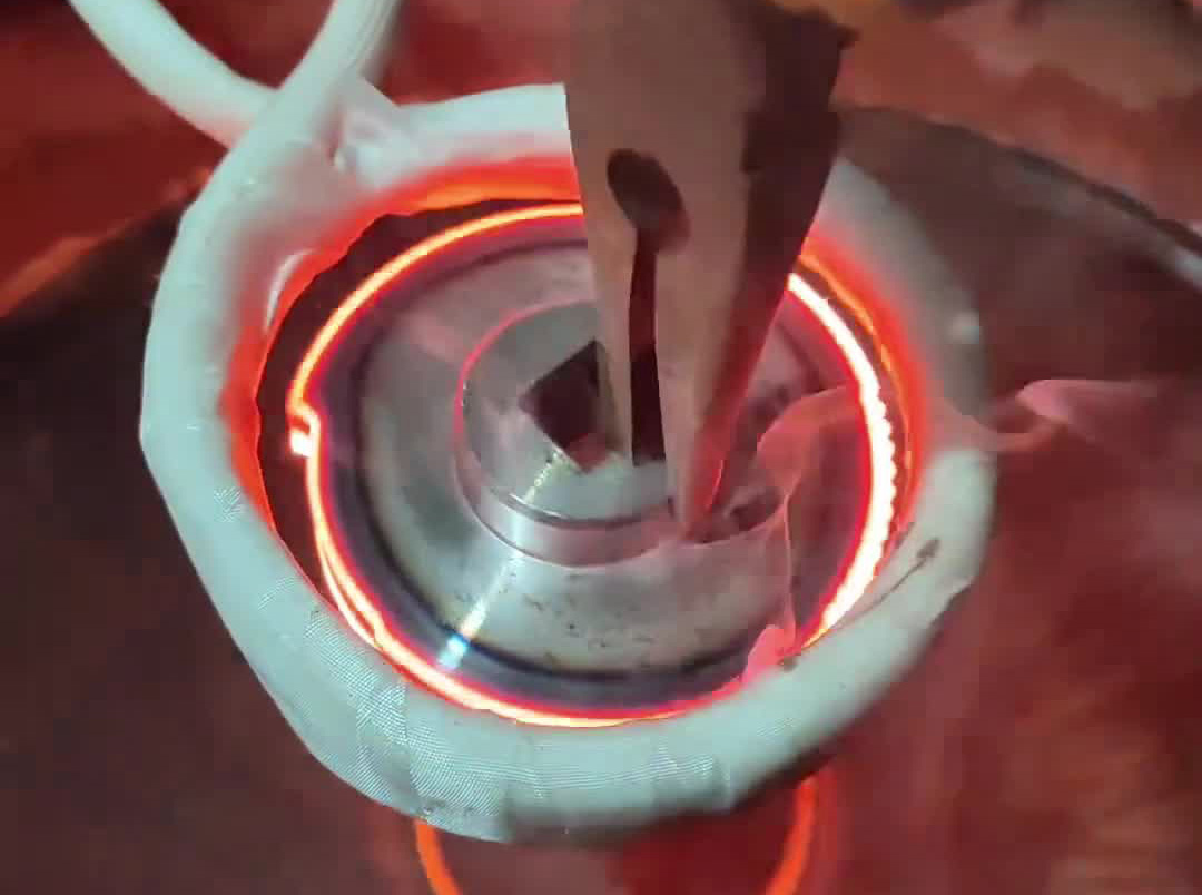 制动齿轮淬火高效方案！海瑞拓超高频淬火机，硬度耐磨双提升(图1)