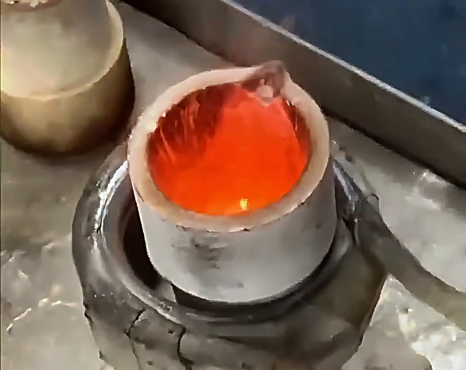 220V家用电源熔金自由！海瑞拓小型高频熔炼炉，黄金熔炼安全高效零损耗(图1)