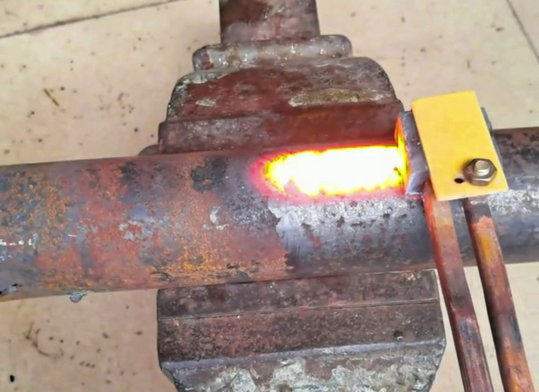 一机多用！海瑞拓手持式高频加热机，钢板圆管加热轻松搞定(图1)