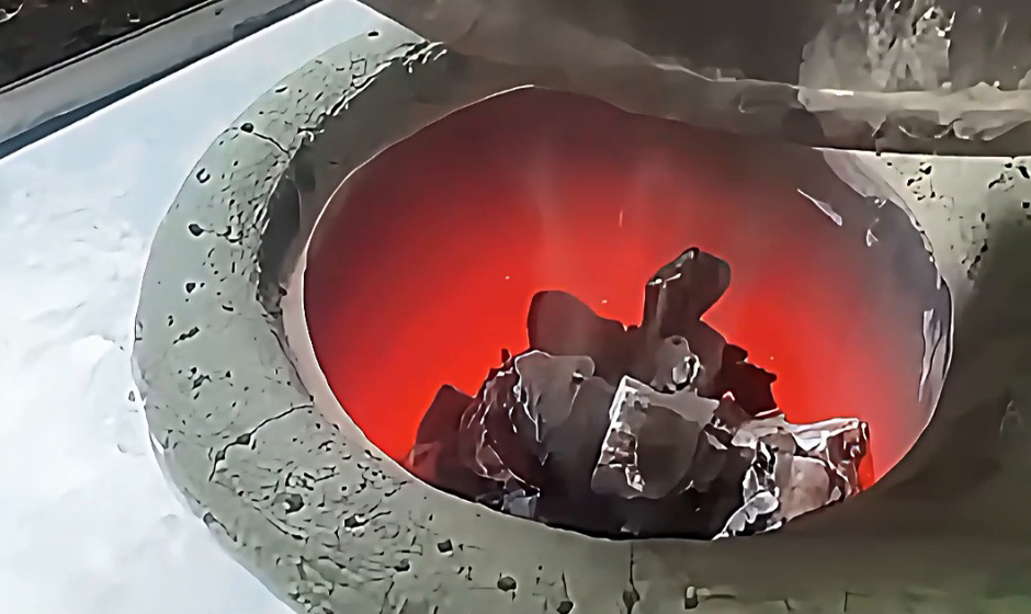 矿石中频熔炼炉，匹配各类矿石熔炼需求