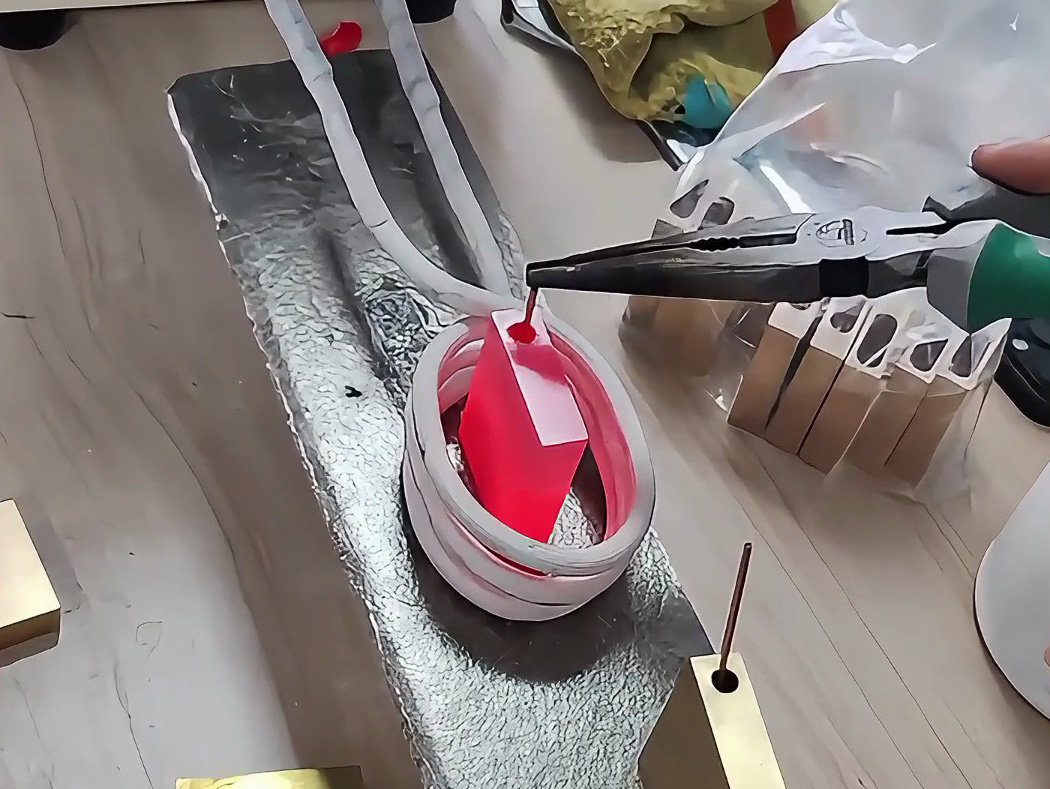 这种焊接工艺太强了！围观高频焊接机如何搞定黄铜钎焊。