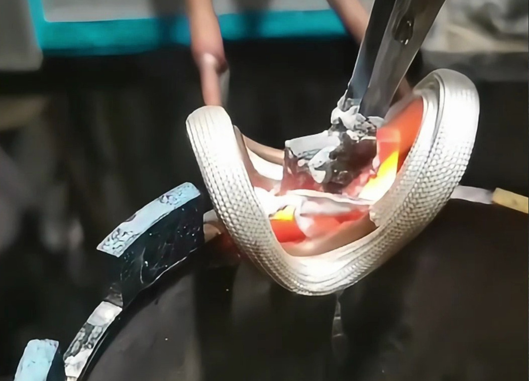 火焰焊接落伍了？高频焊接10秒搞定水钻齿合金钎焊！