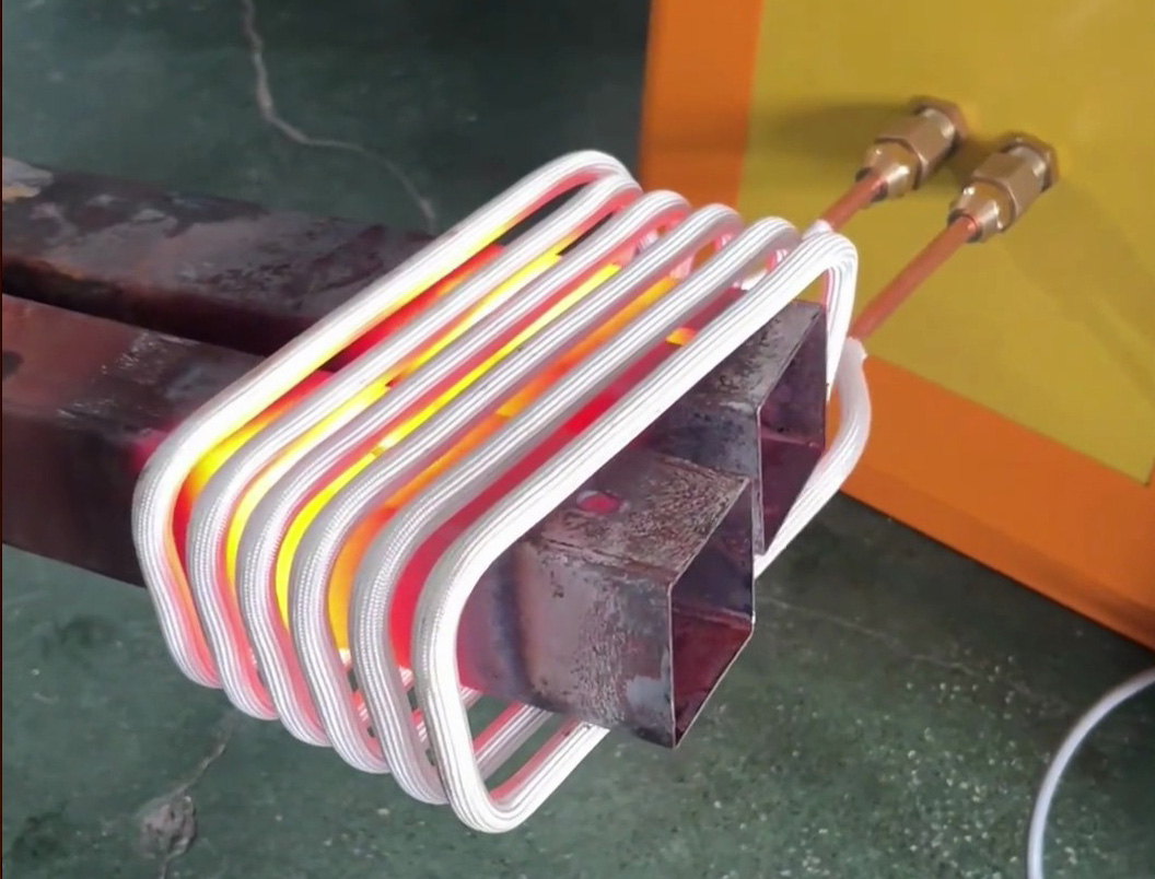 小型高频加热机，可同时对两根方钢管加热