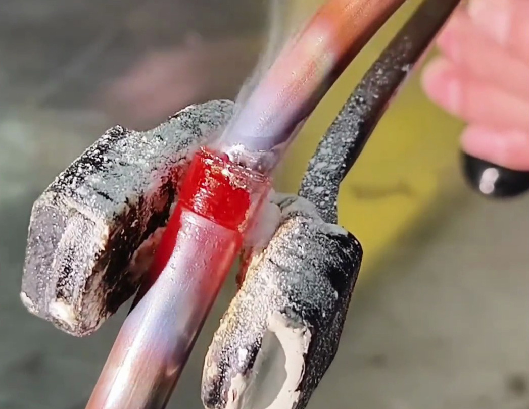 海瑞拓高频手持焊机：革新铜管焊接，告别传统火焰焊接(图1)