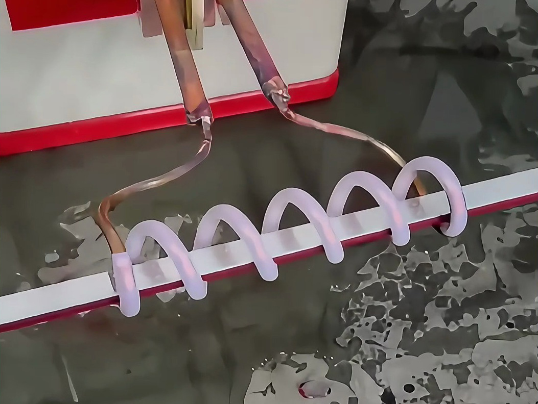 看超高频加热机如何轻松应对各种材质在线退火的！