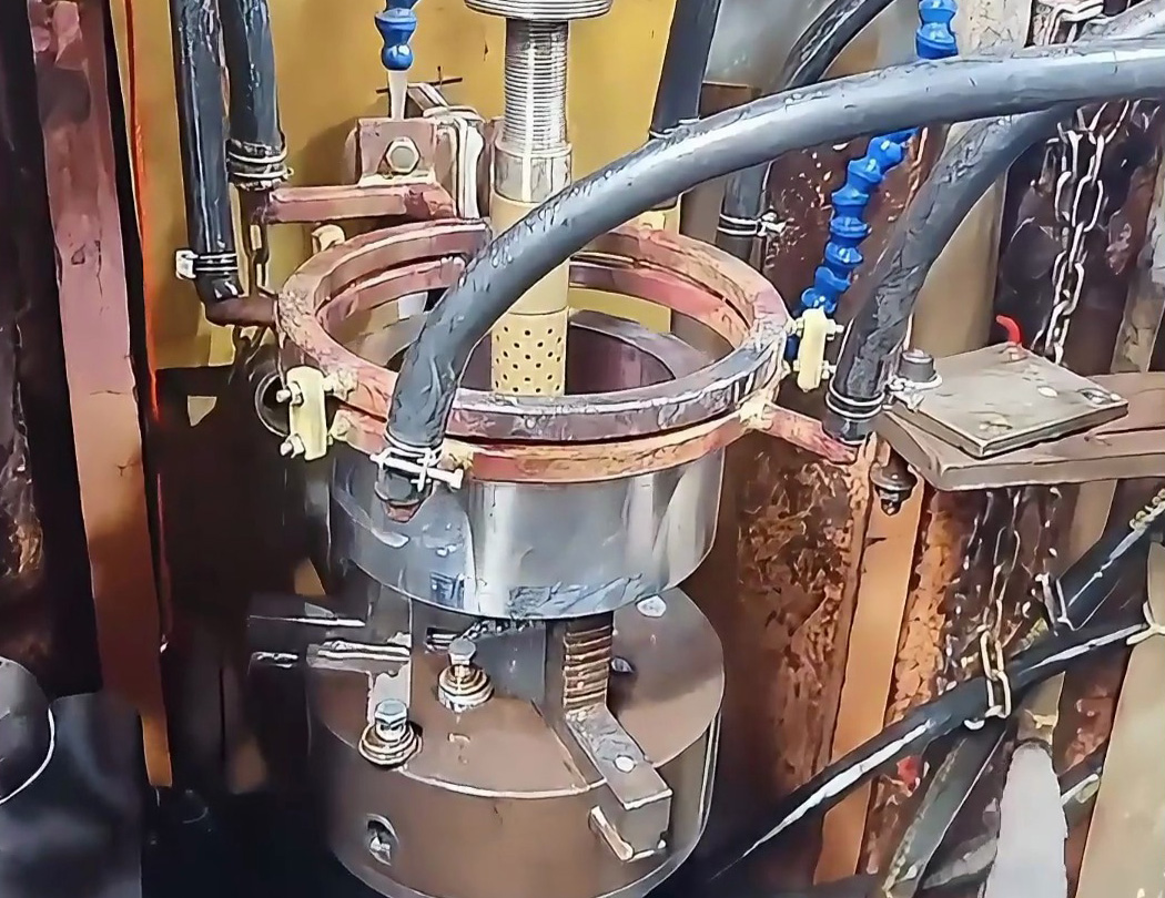 高精度淬火设备揭秘：外圈淬火热处理，精准控温才是核