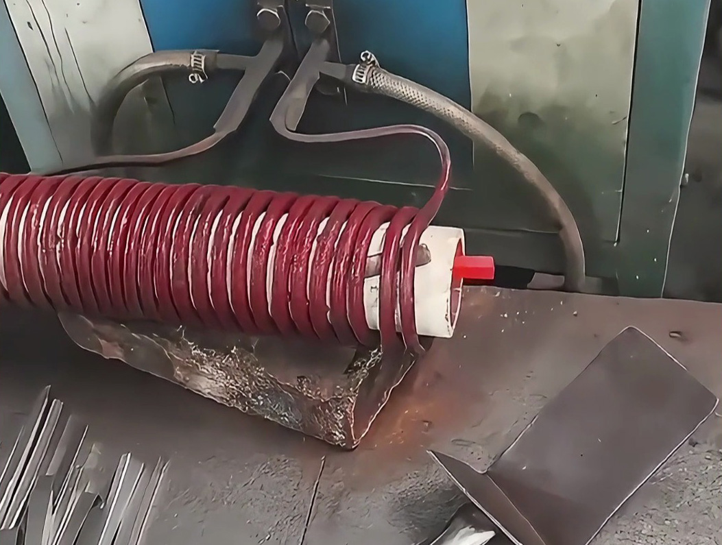 ​1台设备，棒料加热生产效率翻倍！感应加热设备真的