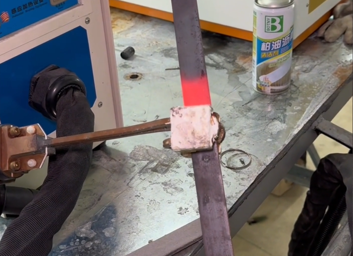 折弯金属还能消除应力？手持高频加热机让金属折弯如此