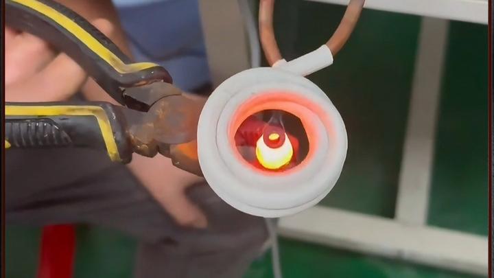 ​不锈钢水嘴钎焊效率低？海瑞拓高频焊机，5秒一件，密封又牢固！(图1)