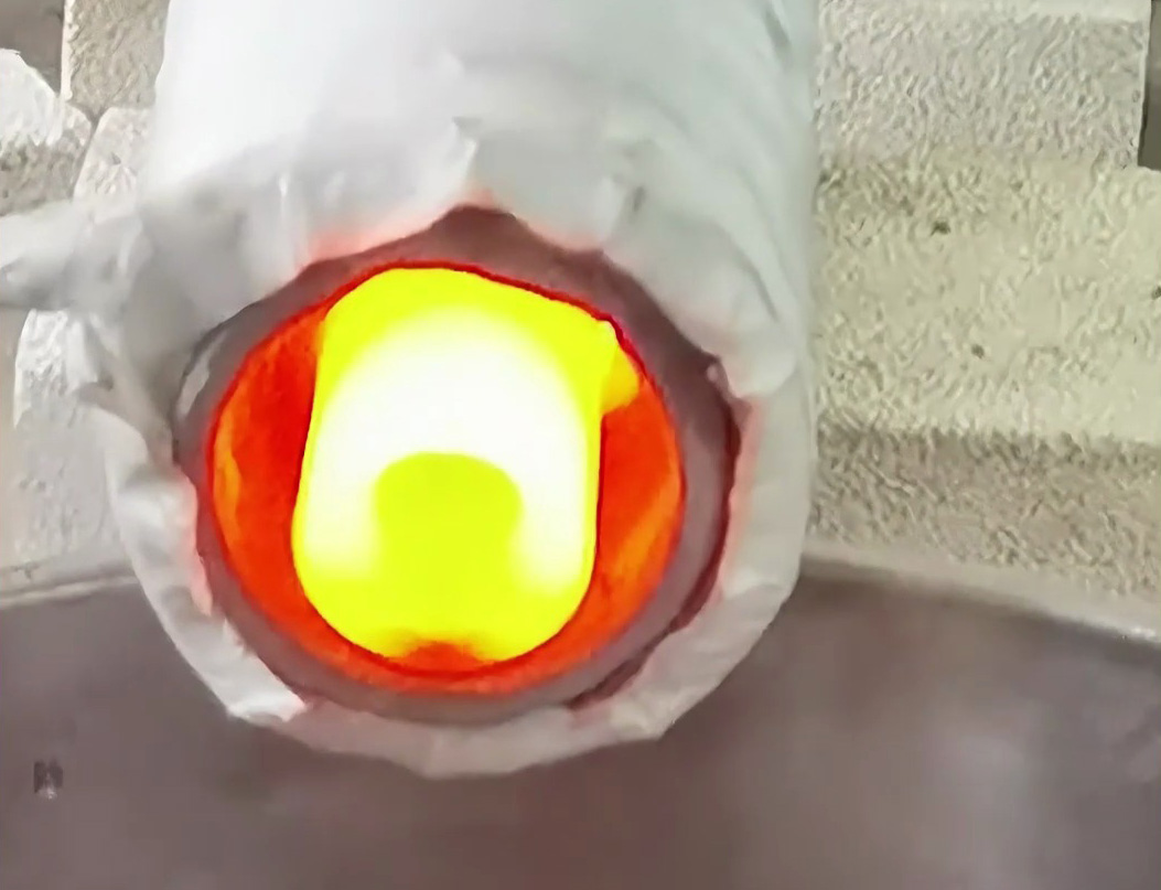 ​为什么中频锻造炉是金属加热的新选择？