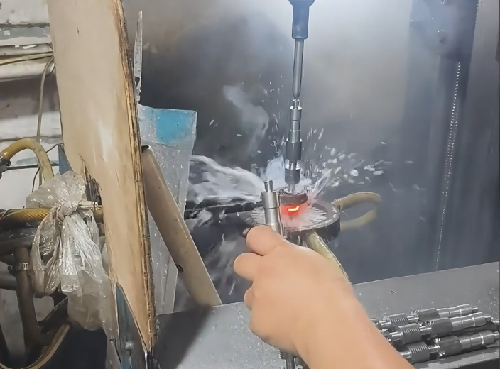 海瑞拓高频淬火机床，轴类工件专用热处理装备