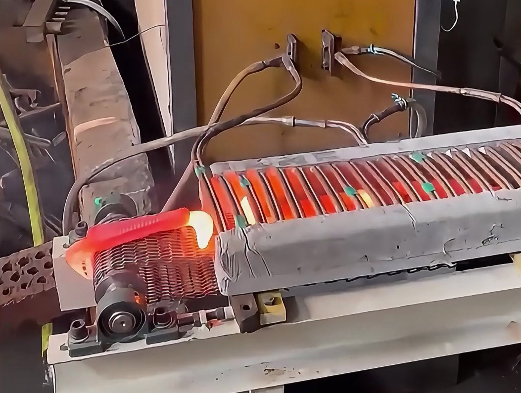  高频淬火设备揭秘！钩头自动传输太高效了！