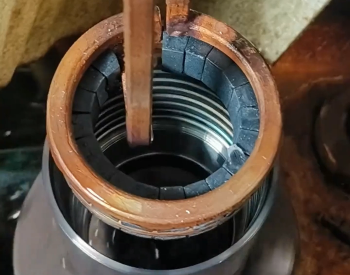 海瑞拓内孔专用高频淬火机床,钢套内孔硬化标准化方案(图1) 海瑞拓内孔专用高频淬火机床,钢套内孔硬化标准化方案(图1)
