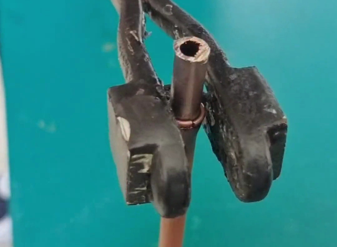 一分钟学会铜管焊接!这款焊机简直无死角!散热器铜管对接焊接专用手持式高频焊机(图1) 一分钟学会铜管焊接!这款焊机简直无死角!散热器铜管对接焊接专用手持式高频焊机(图1)