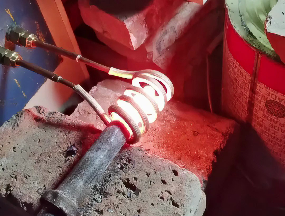 这种镐钎修复方式你知道吗？高炉加热锻打修复工具，高