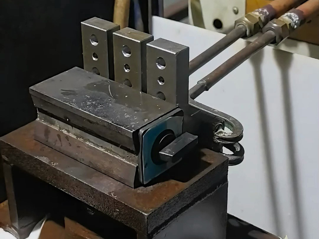 不管是标准件还是非标模具工件，都可以使用中高频淬火