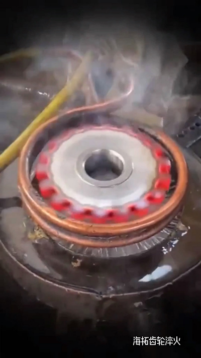 齿轮淬火 高频淬火机床可以对齿轮实行全自动化淬火