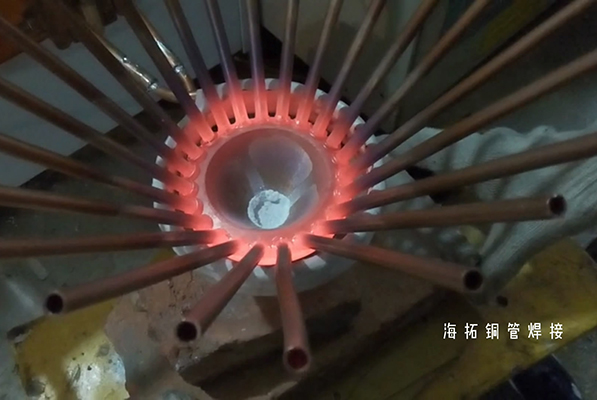 高频钎焊焊接分配器铜管 对比用火焰焊接方便多了