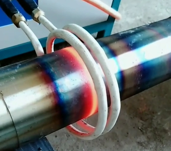 圆钢感应加热设备的氧化精化过程